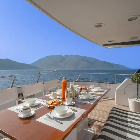 M/y Opera * Σάμη