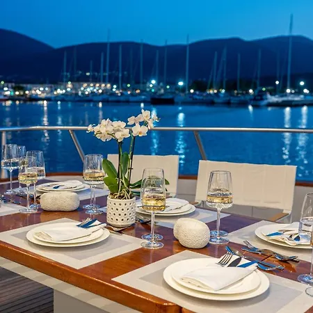 M/y Opera Πλωτό κατάλυμα *