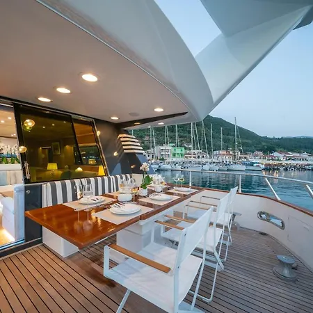 M/y Opera 船屋